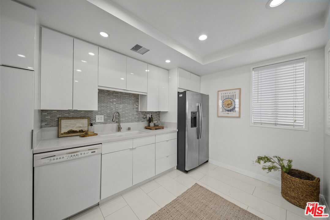 12515 Pacific Ave Unit: 208