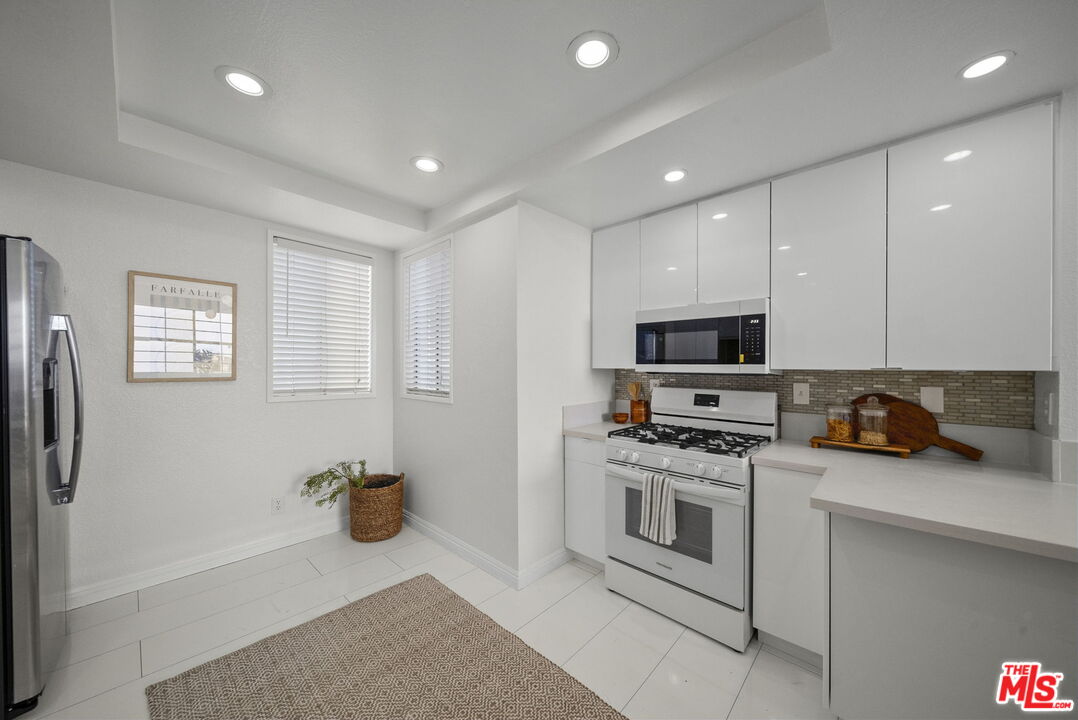 12515 Pacific Ave Unit: 208