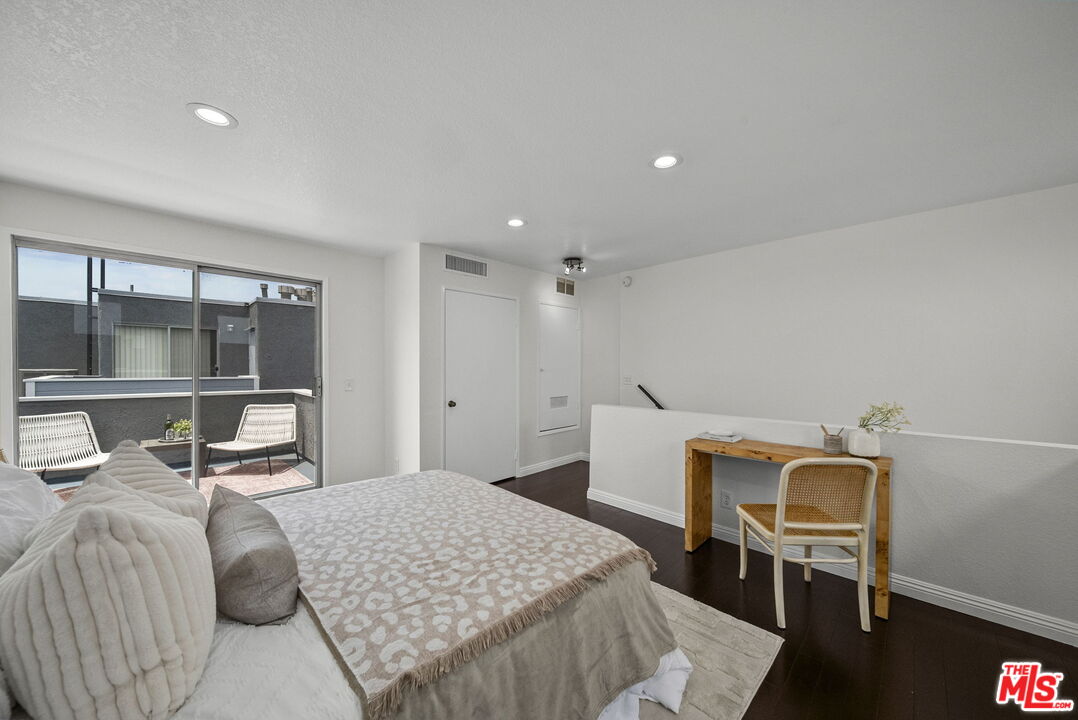 12515 Pacific Ave Unit: 208