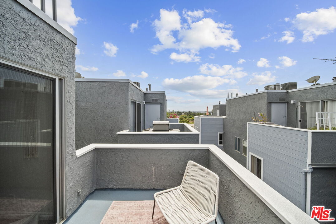 12515 Pacific Ave Unit: 208