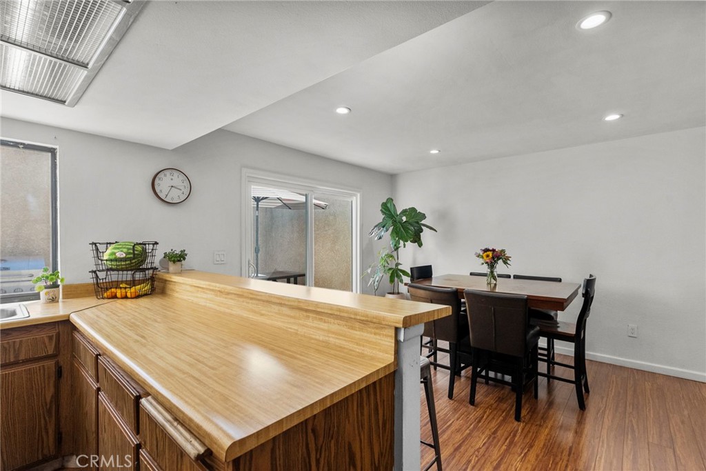 15320 Roxford Street 61