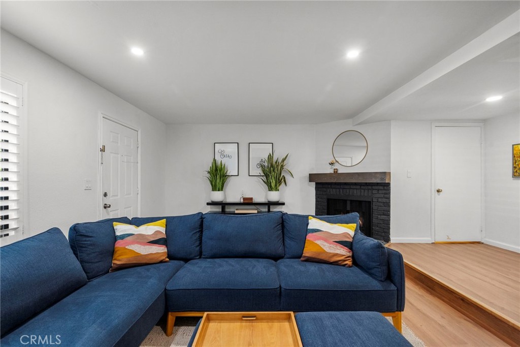 15320 Roxford Street 61