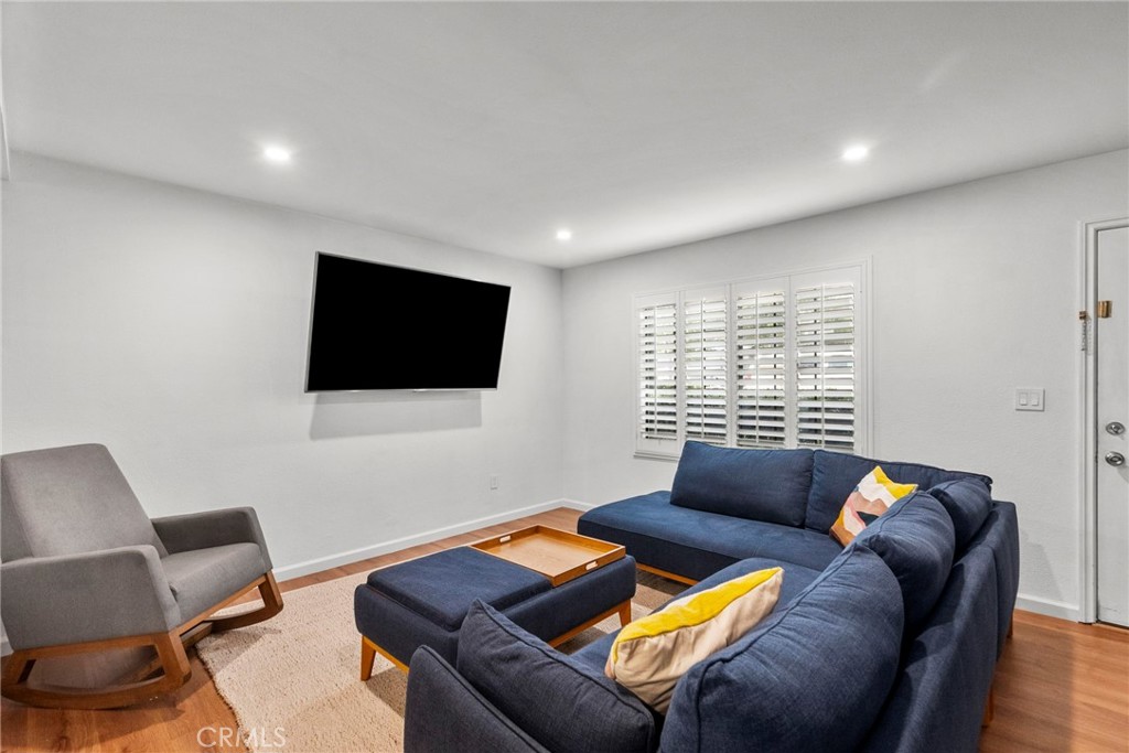 15320 Roxford Street 61