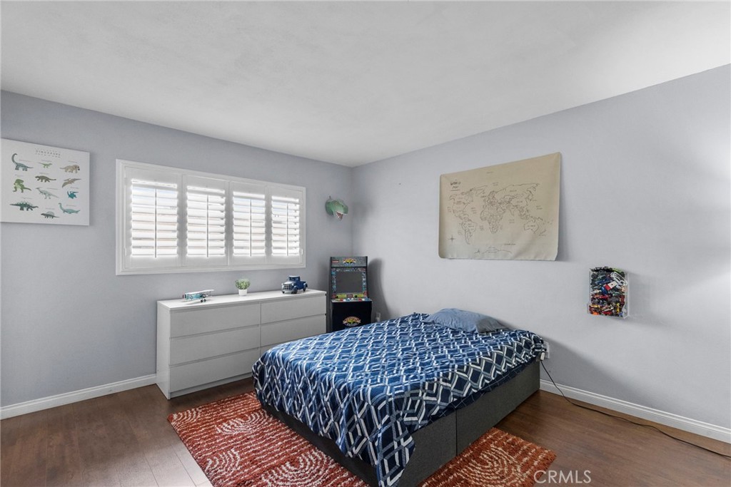 15320 Roxford Street 61