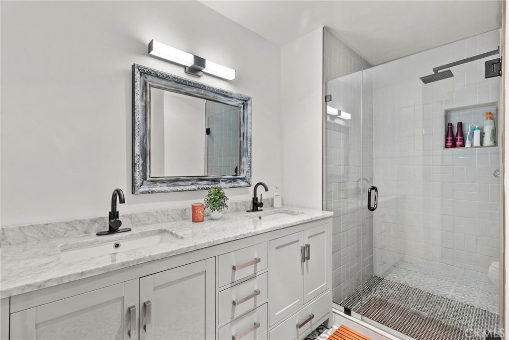 15320 Roxford Street 61