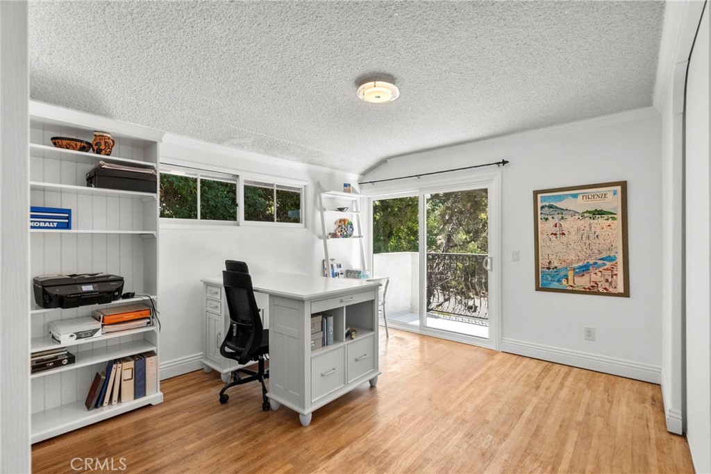 23513 Schoenborn Street