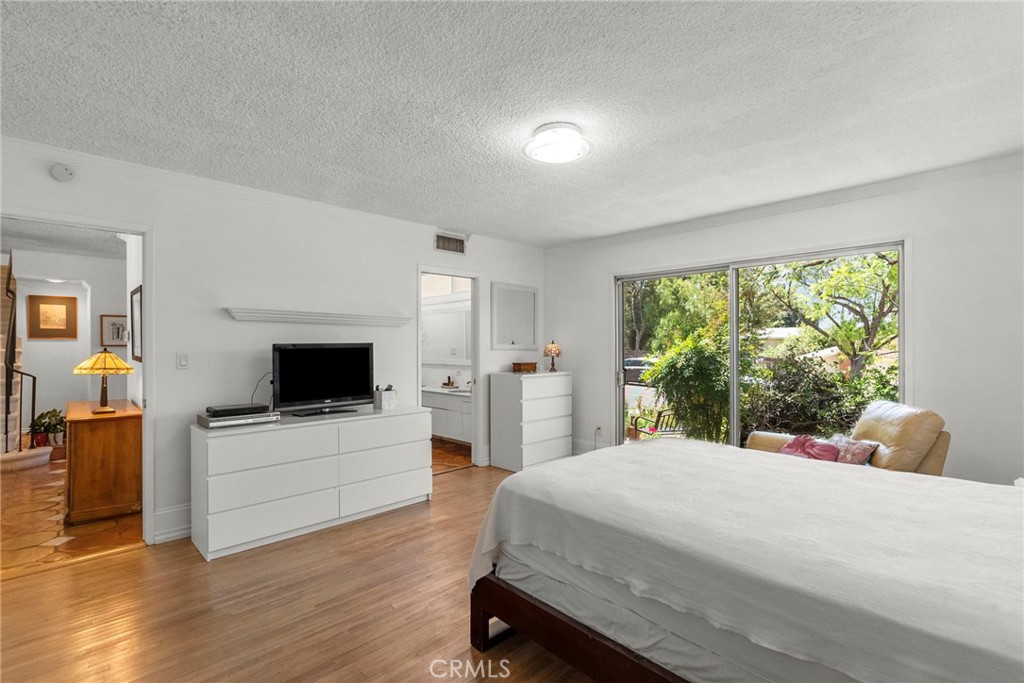 23513 Schoenborn Street