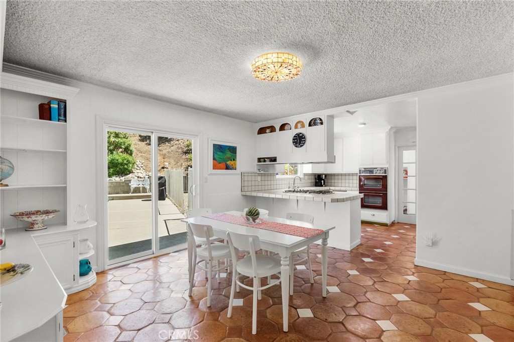 23513 Schoenborn Street