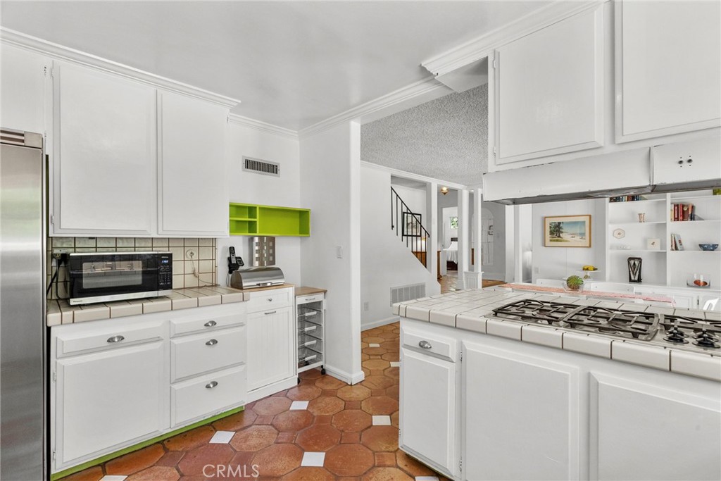 23513 Schoenborn Street