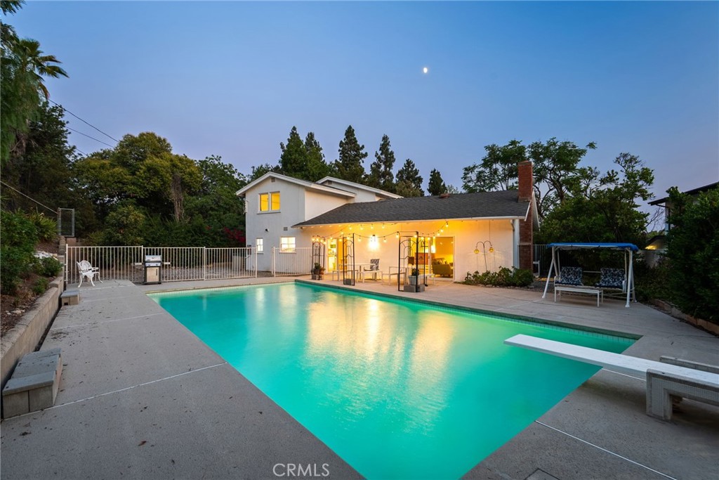 23513 Schoenborn Street