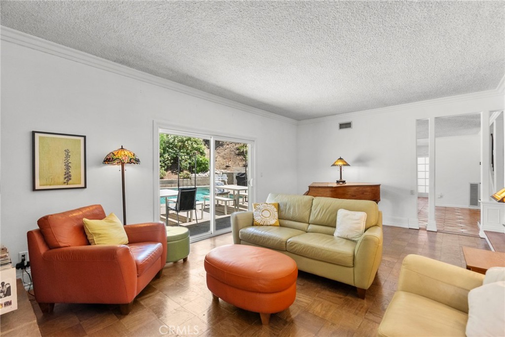 23513 Schoenborn Street