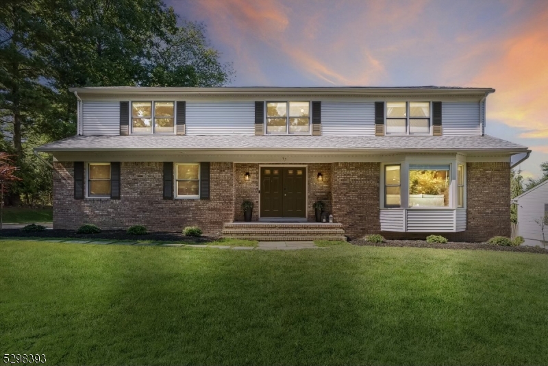 37 Scarsdale Dr
