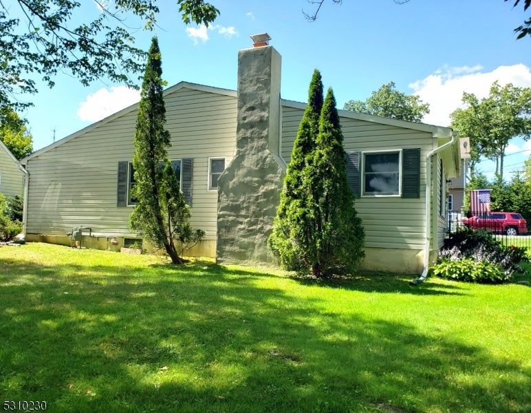 115 Lake Shore Dr