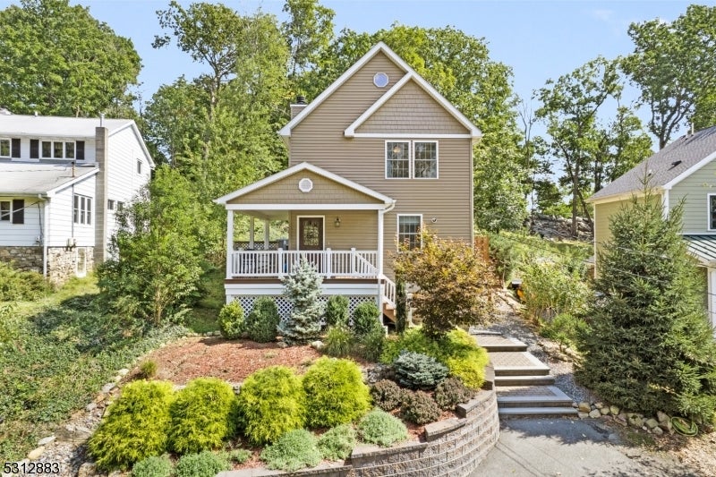 102 Summit Dr