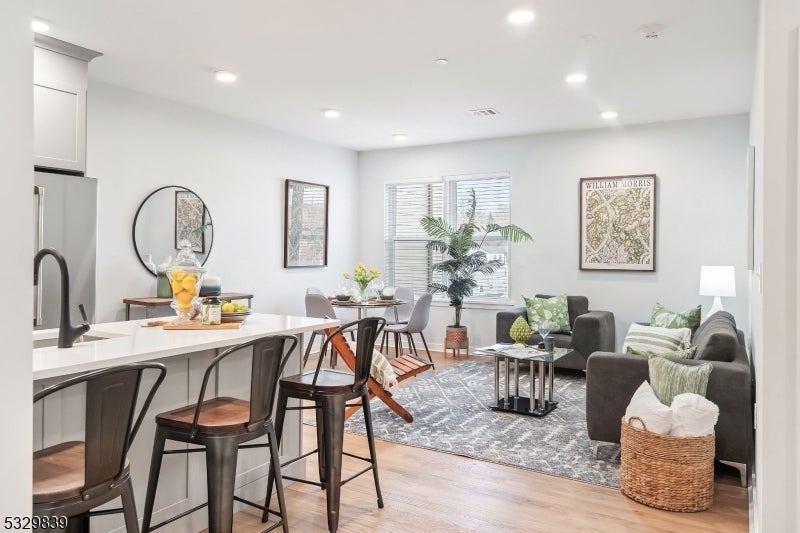 660 Bloomfield Ave, Unit 303 303