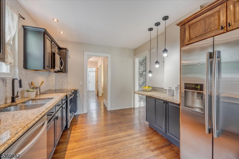 92 E Bradford Ave