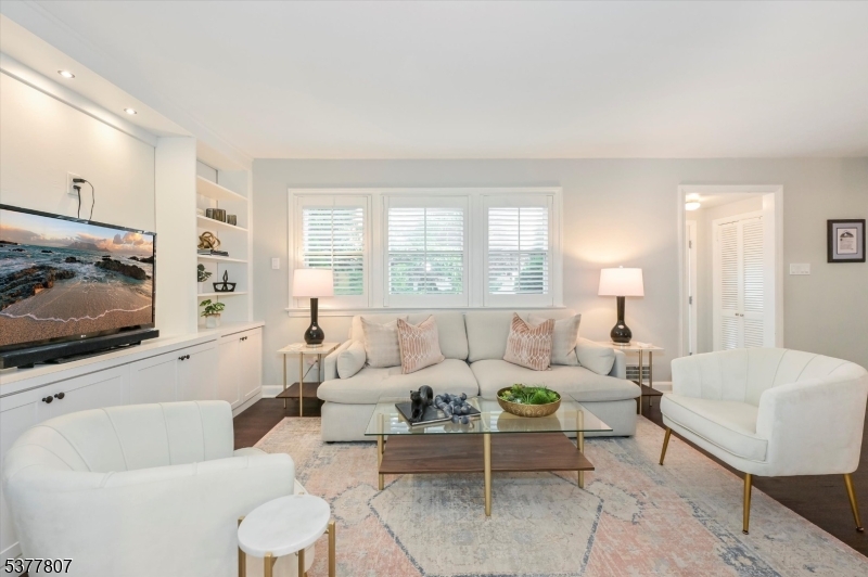 40 Eaton Pl
