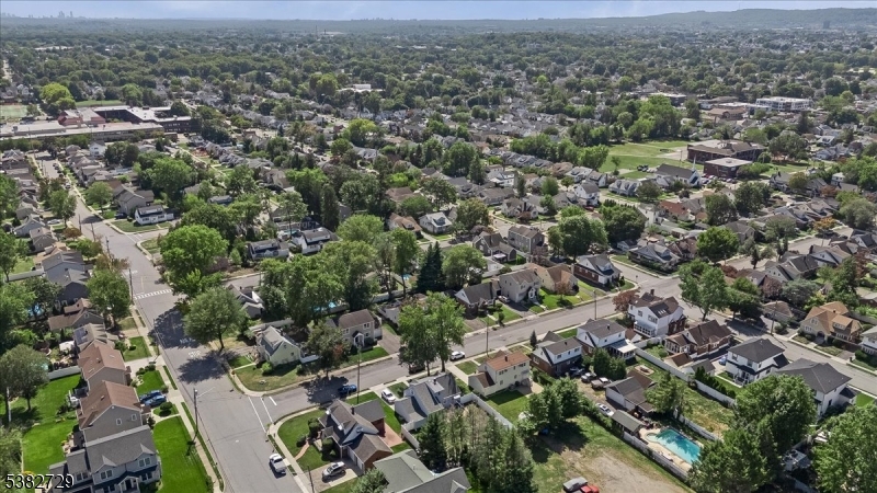 14-08 Floral Ave