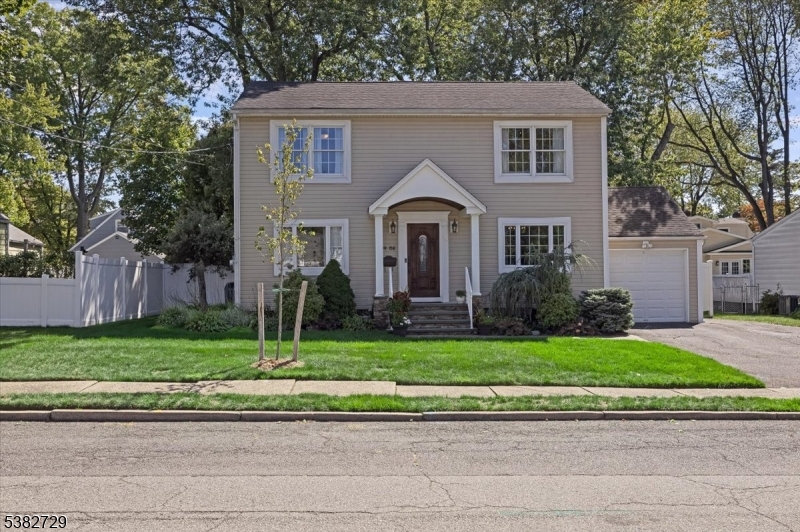 14-08 Floral Ave