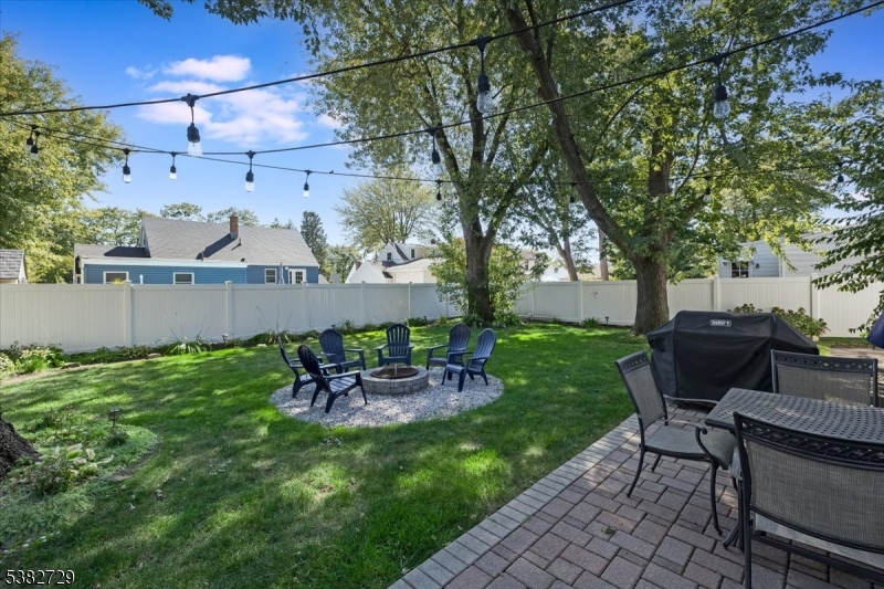 14-08 Floral Ave