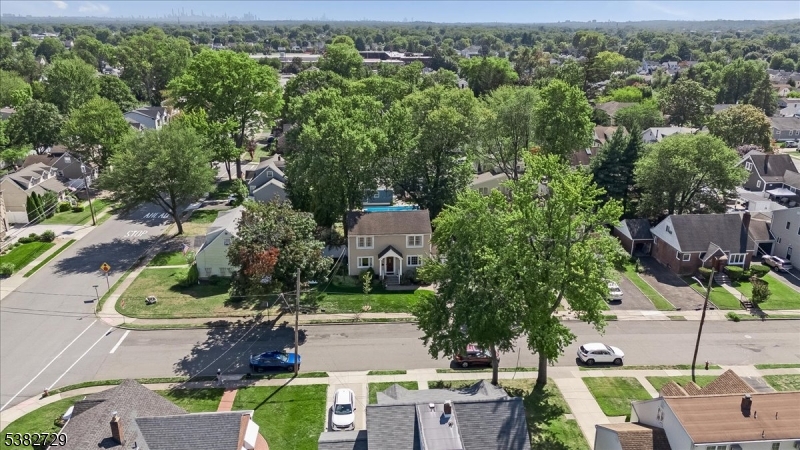 14-08 Floral Ave