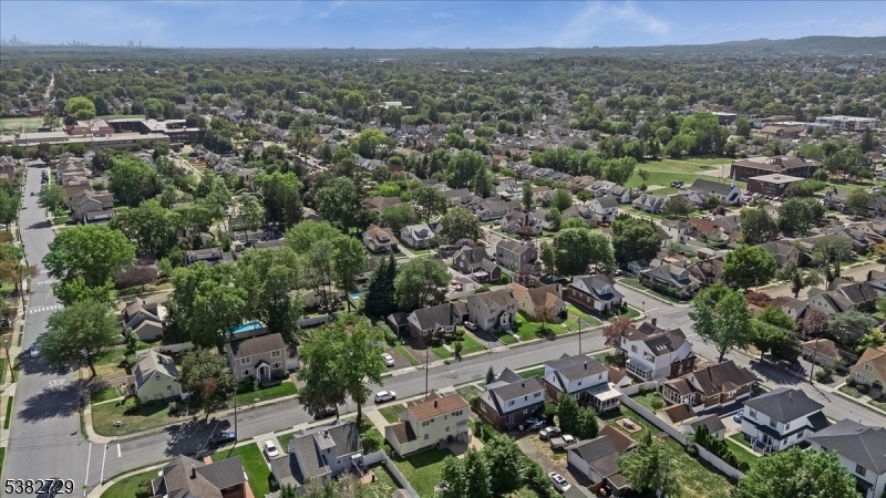 14-08 Floral Ave
