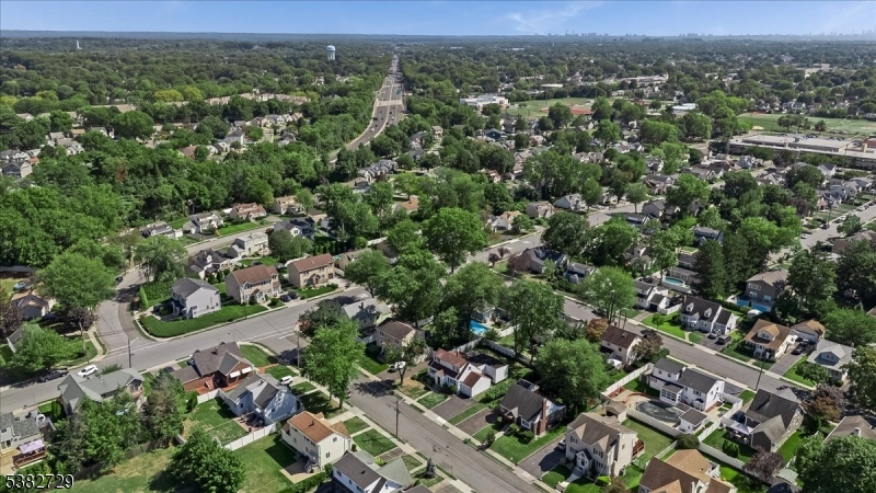 14-08 Floral Ave