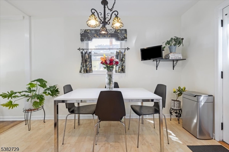 14-08 Floral Ave