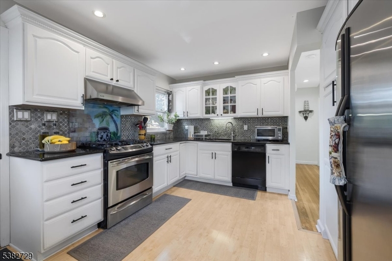 14-08 Floral Ave