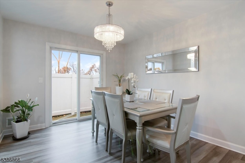 471 N Midland Ave 10