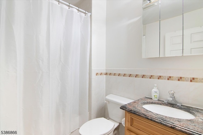 471 N Midland Ave 10