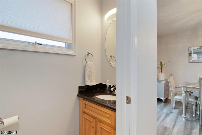 471 N Midland Ave 10