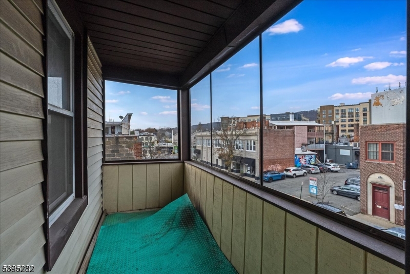 15 Midland Ave