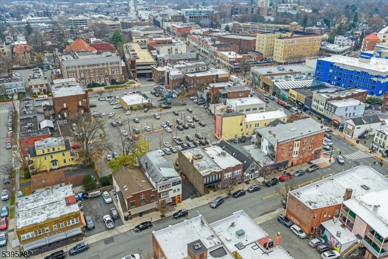 15 Midland Ave