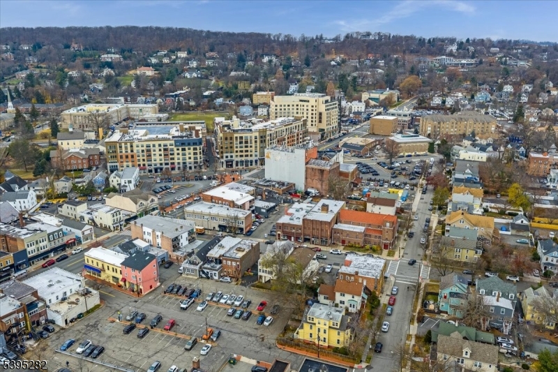 15 Midland Ave