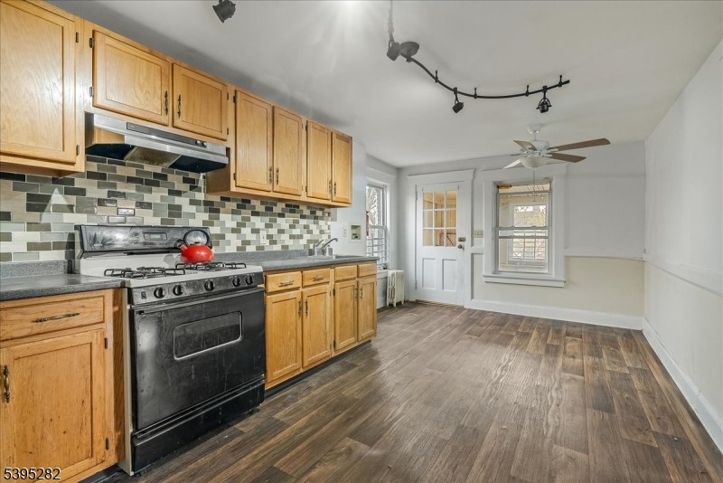 15 Midland Ave