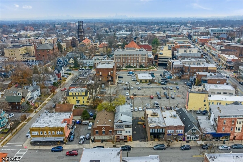 15 Midland Ave