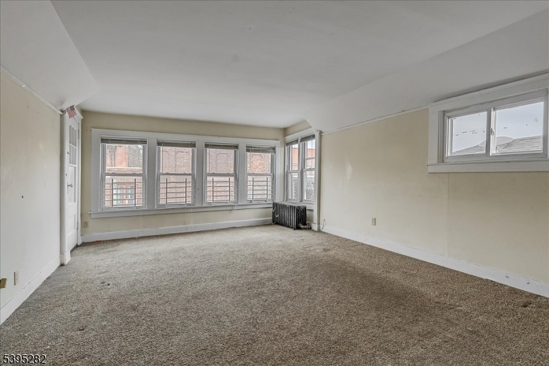 15 Midland Ave