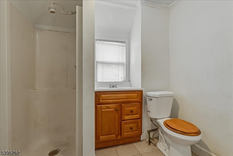 15 Midland Ave
