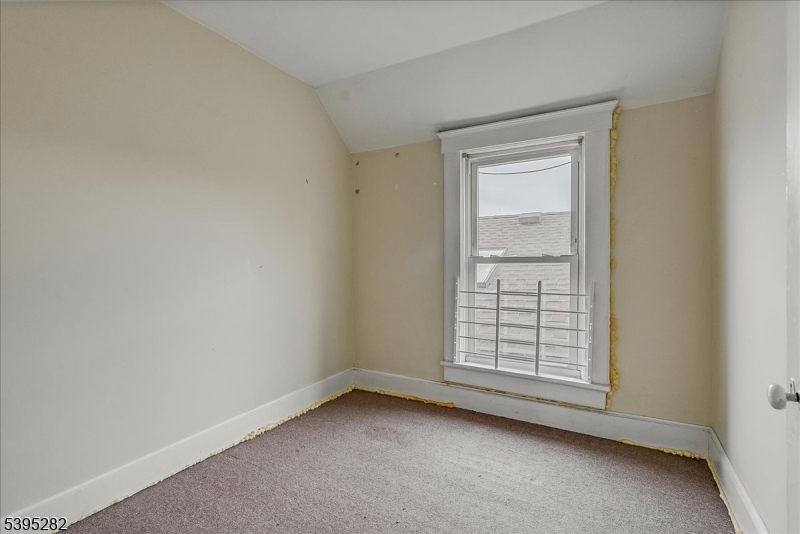 15 Midland Ave