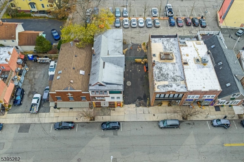 15 Midland Ave