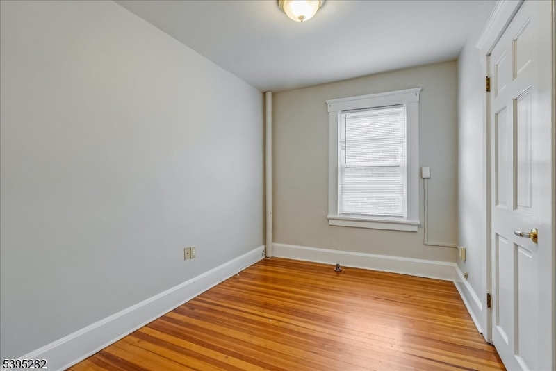 15 Midland Ave