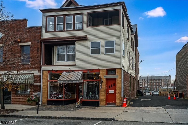 15 Midland Ave