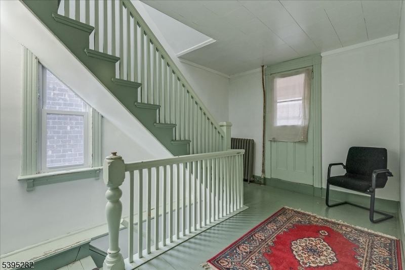 15 Midland Ave