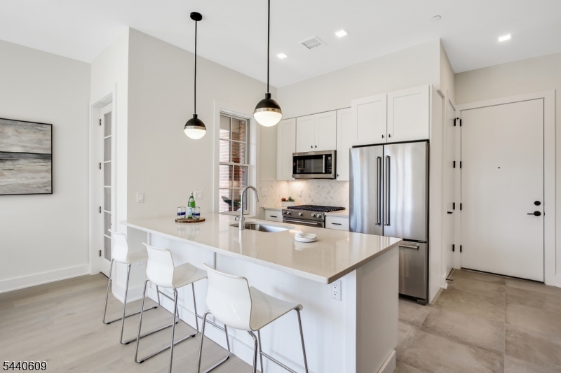 256 Park St 201