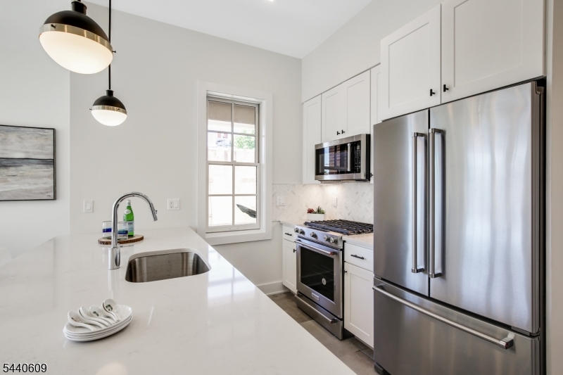 256 Park St 201