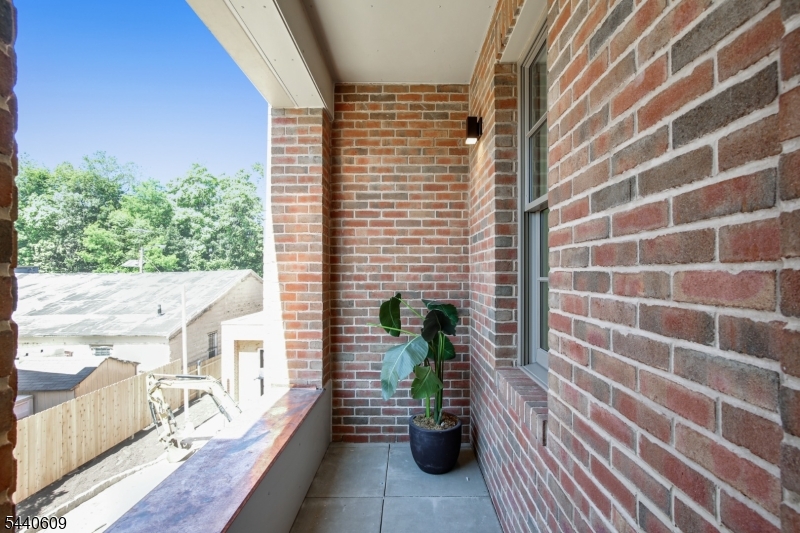 256 Park St 201