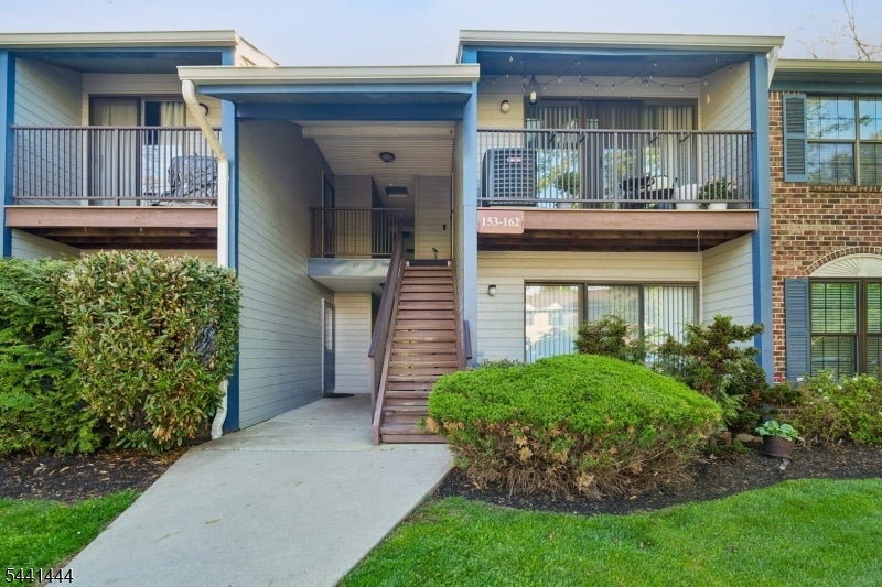153 Irving Pl 153