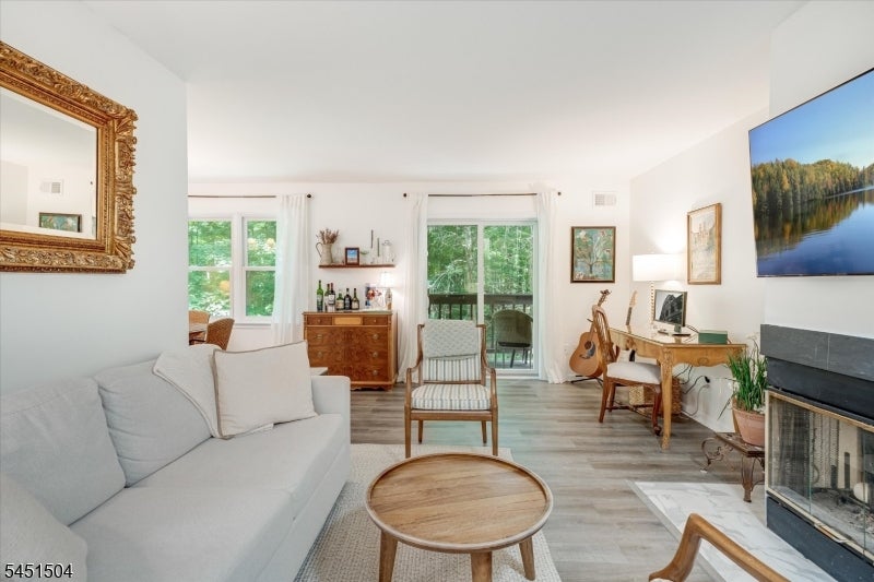 34 Loantaka Way K