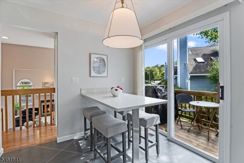 25 Knutsen Dr